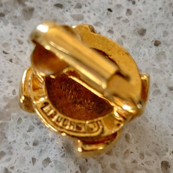 CHANEL Vintage Gold tone Interlocking CC CLIP-ON EARRINGS Authenticity Guarantee - Picture 5 of 9